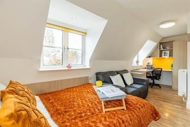 1 bed studio, Lower North Street, City Centre, Exeter, EX43EU - Image 2